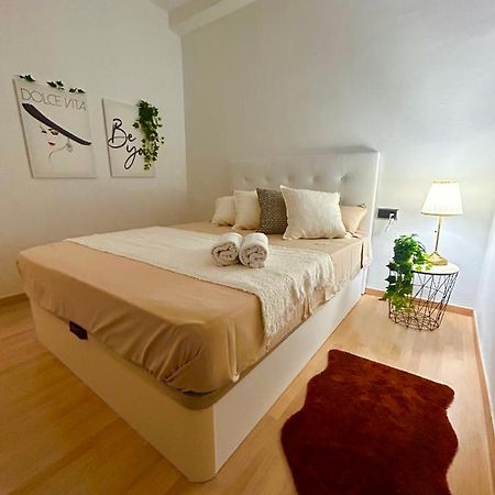 Room Con Bano Privado Sagrada Familia Barcelona Exterior photo