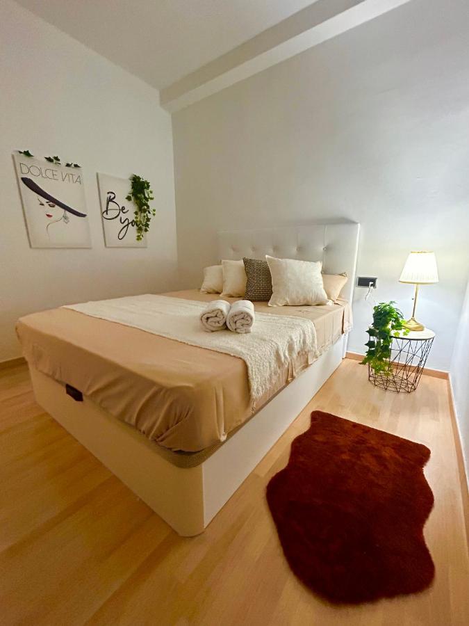 Room Con Bano Privado Sagrada Familia Barcelona Exterior photo